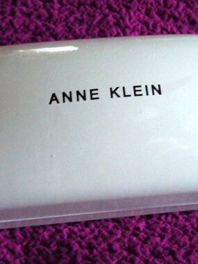 NWOT ANNE KLEIN Designer Eyeglasses Hard Side Snap Case WHITE